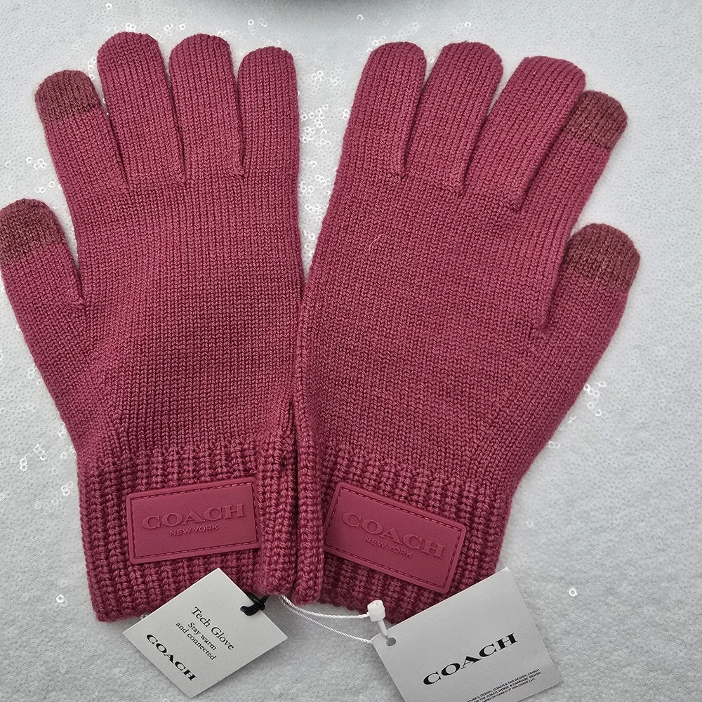 Coach Knit Tech Gloves Pink Merino Wool Warm